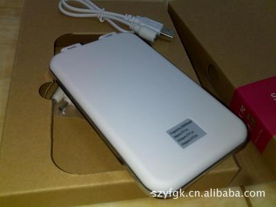 億科新款8000mAh移動電源 全能便攜，為您的數(shù)碼生活持續(xù)賦能